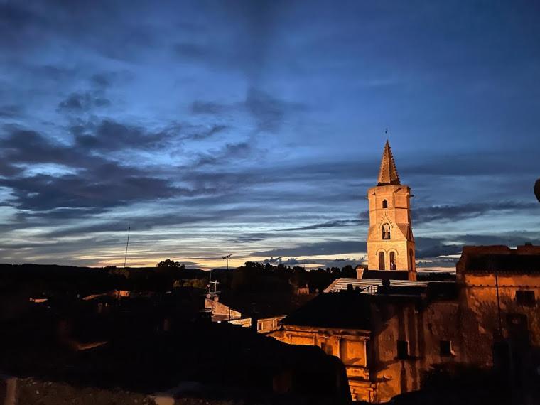 Insolite Studio -La Tour Des Templiers- Montfrin Exteriör bild