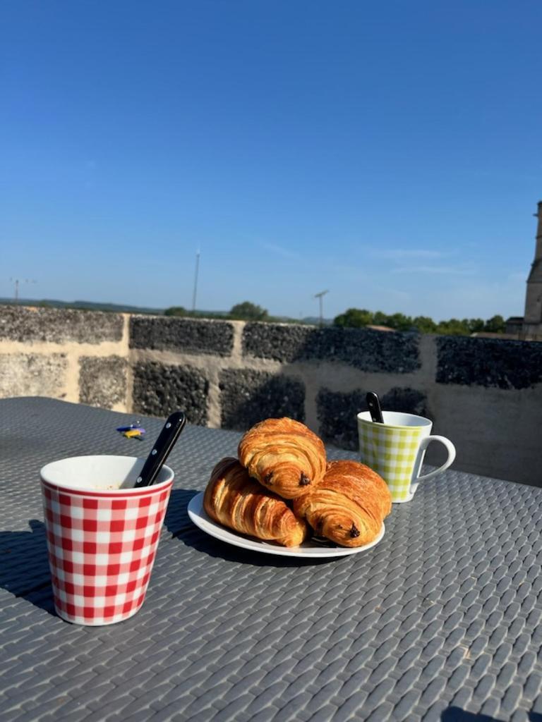 Insolite Studio -La Tour Des Templiers- Montfrin Exteriör bild